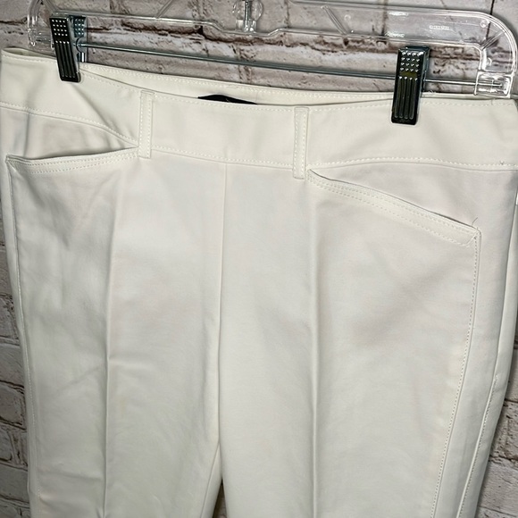 White House Black Market Flat Front Slim Ankle White Cream Size 6 - Picture 2 of 6
